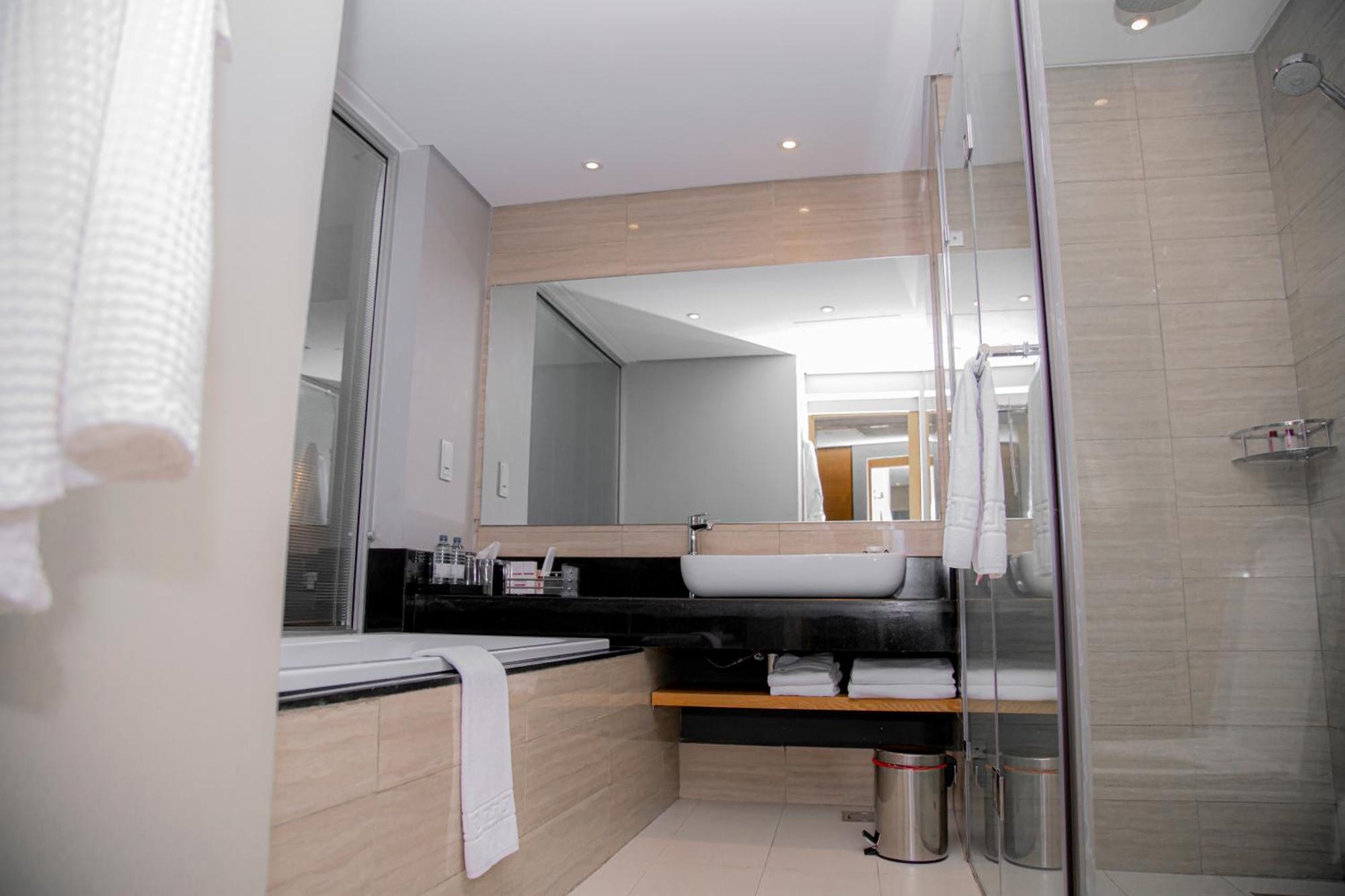 Ubumwe Grande Hotel Kigali Exterior photo